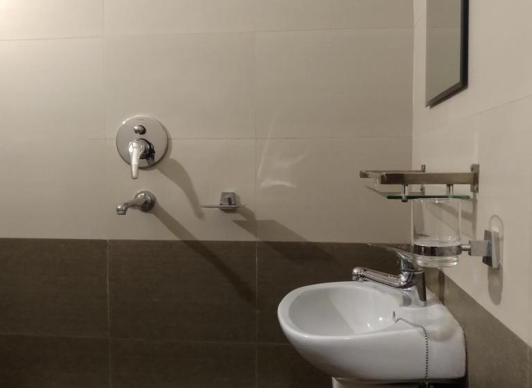 اتاق استاندارد, Kumari Guest House