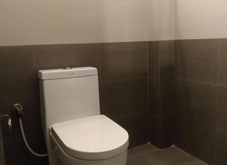 اتاق استاندارد سه نفره, Kumari Guest House