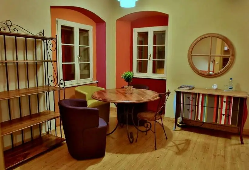 اتاق استاندارد سه نفره, Muzikafe   Home Of Culture
