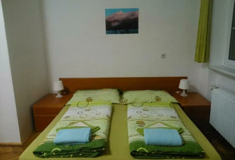 اتاق استاندارد سه نفره, Penzion Villa Gerlach