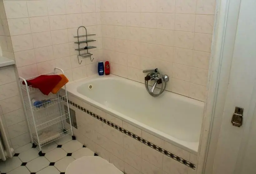اتاق استاندارد چهارنفره با بالکن, Penzion Villa Gerlach