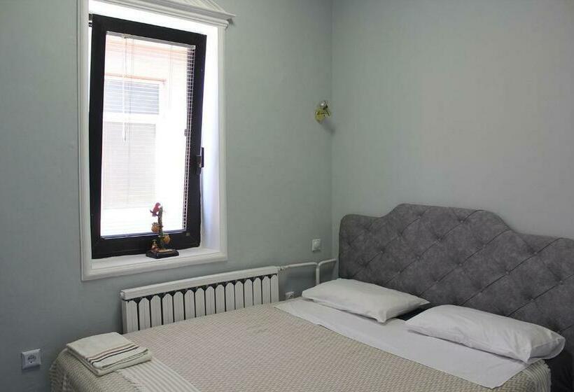 آپارتمان 1 خوابه با بالکن, Hostel 42