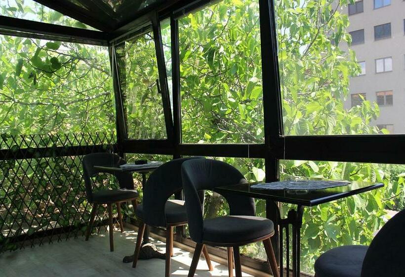 آپارتمان 1 خوابه با بالکن, Hostel 42