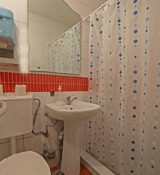 اتاق استاندارد, Hostel 42