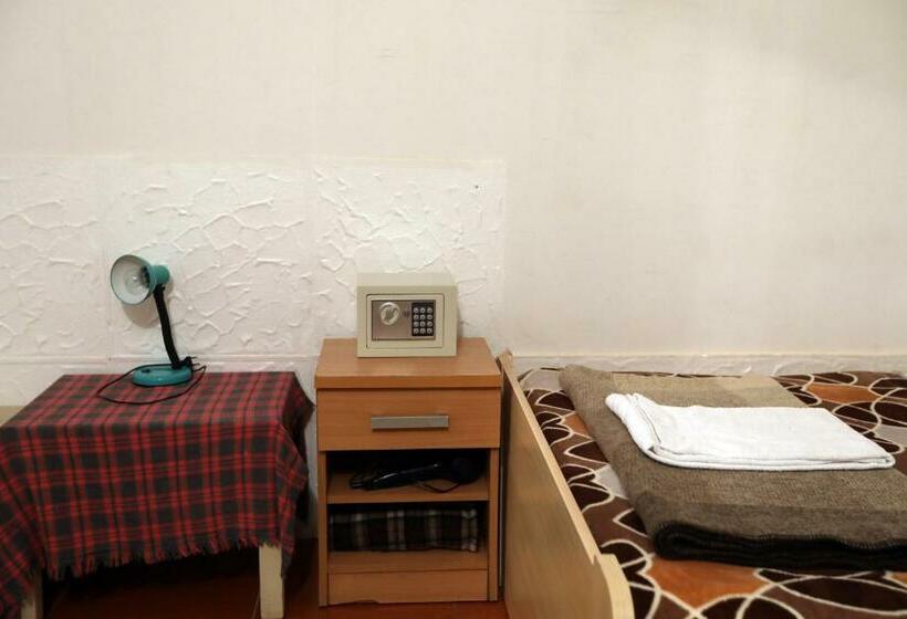 اتاق استاندارد, Hostel 42