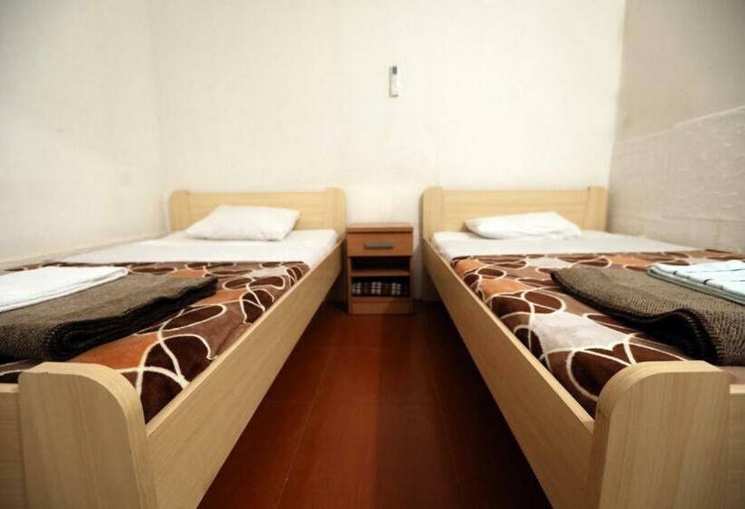 اتاق استاندارد, Hostel 42