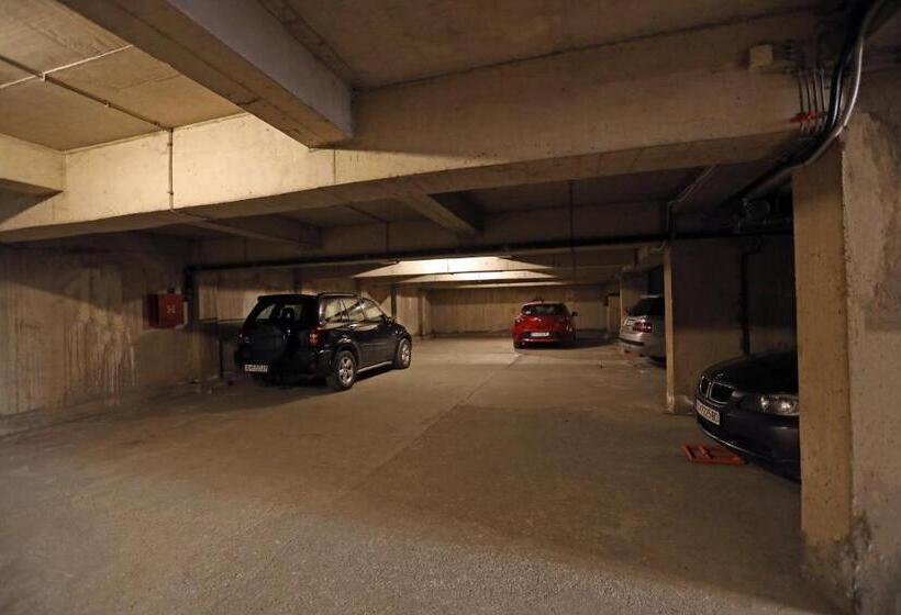 آپارتمان 1 خوابه با بالکن, Hostel 42