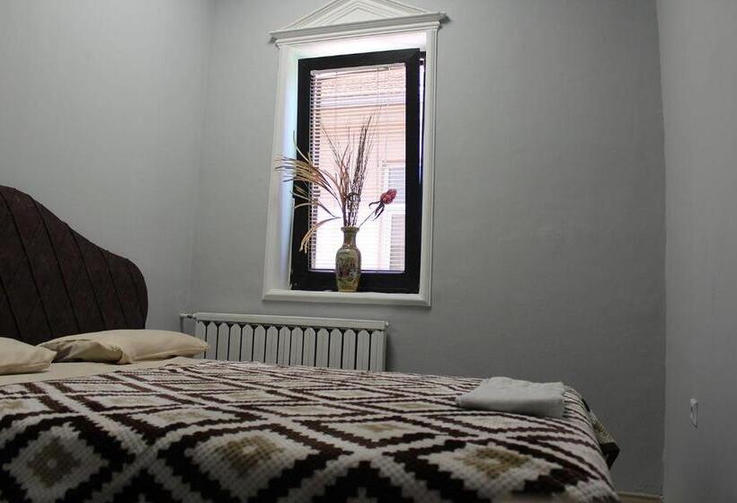 اتاق استاندارد با بالکن, Hostel 42