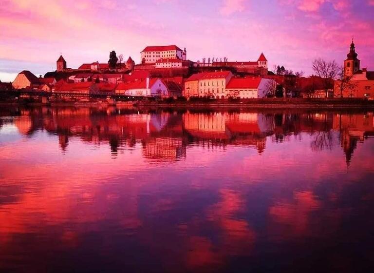 اتاق پنج‌تخته استاندارد, Hostel Sonce