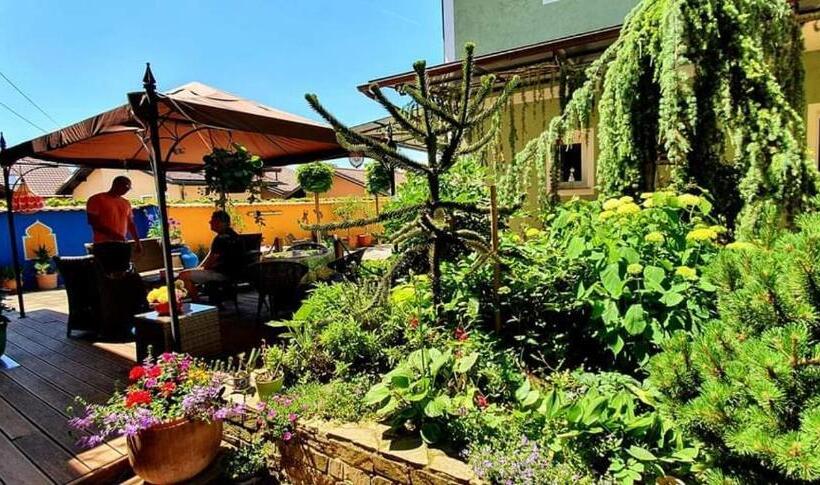 اتاق استاندارد با تخت‌های تاشو, Hostel Sonce