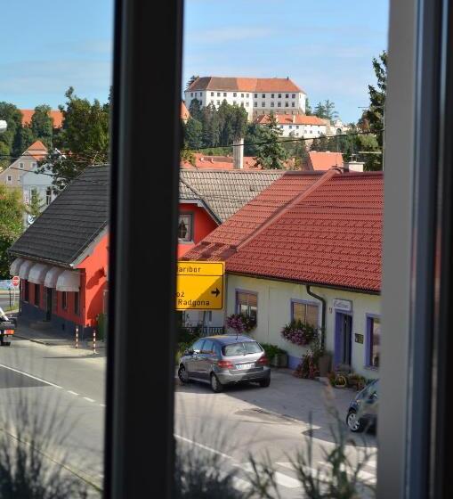 اتاق پنج‌تخته استاندارد, Hostel Sonce