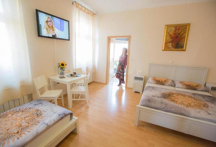 اتاق پنج‌تخته استاندارد, Hostel Sonce
