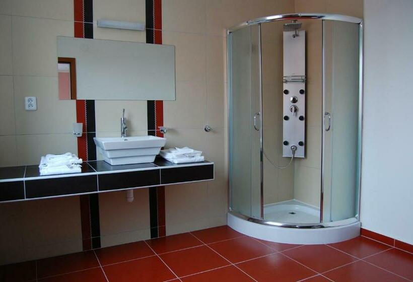 スタンダード４人部屋, 21