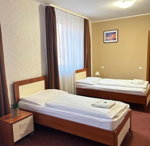 スタンダード４人部屋, 21