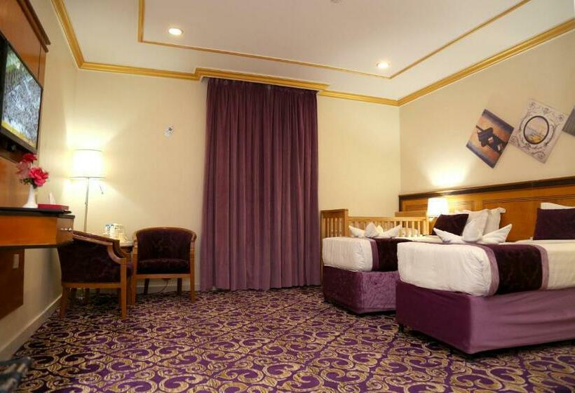 スタンダードルーム, Amjad Al Deafah