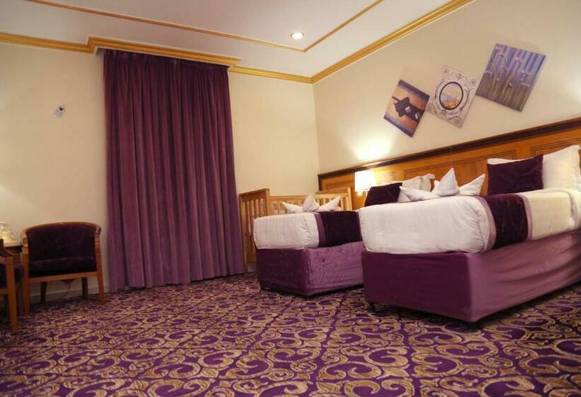 スタンダードルーム, Amjad Al Deafah