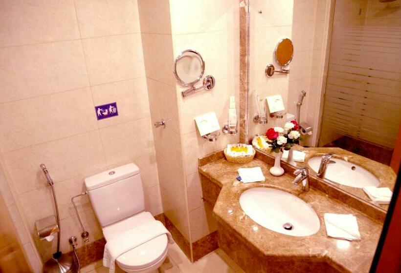 スタンダードルーム, Amjad Al Deafah