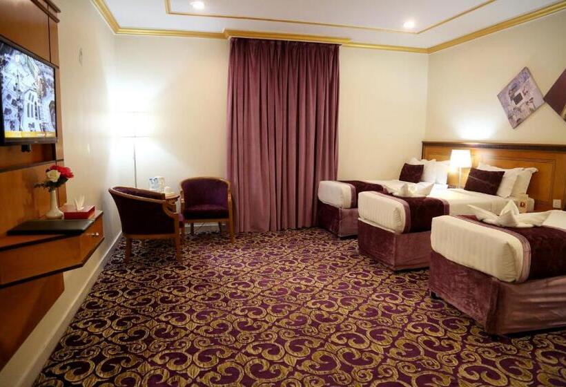 חדר סטנדרט לשלושה, Amjad Al Deafah