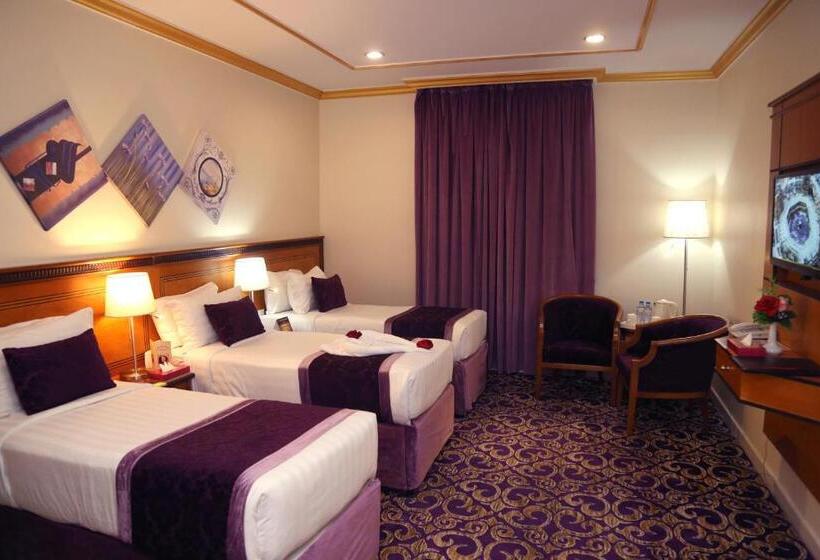 スタンダードトリプルルーム, Amjad Al Deafah