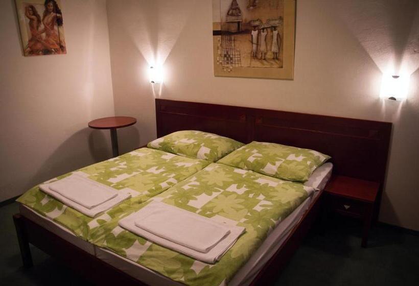 شقة غرفة واحدة, Bothe