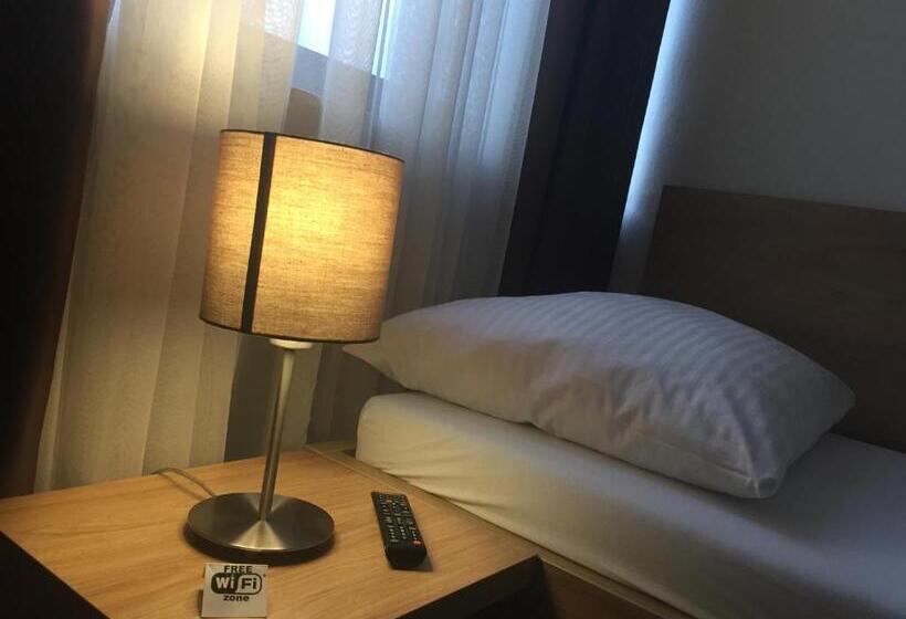 غرفة بريميوم فردية, Bothe