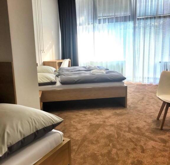 غرفة عائلية, Bothe