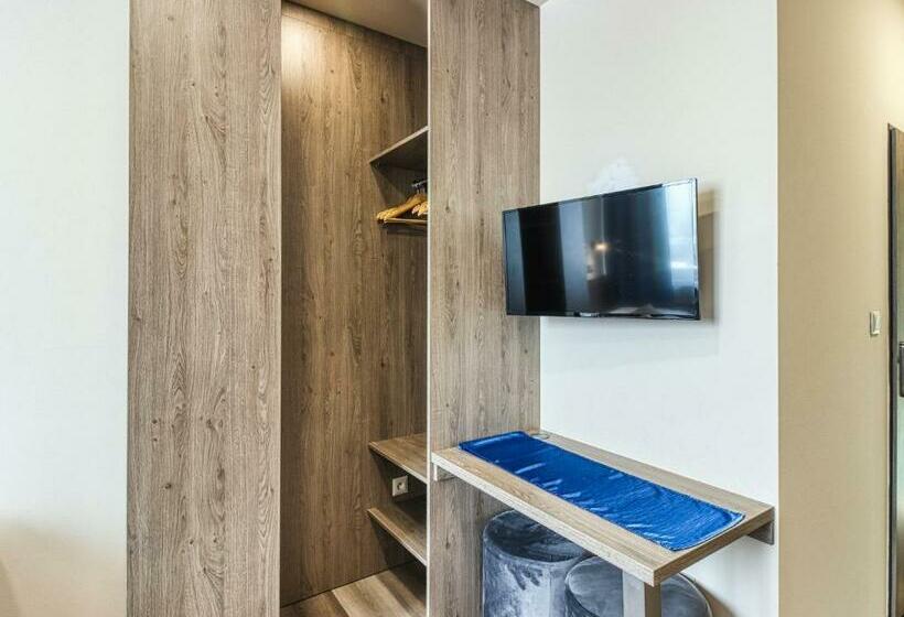 غرفة قياسية, Familia