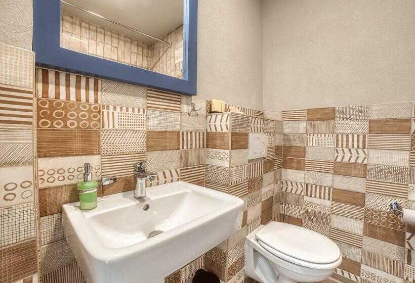 غرفة قياسية, Familia