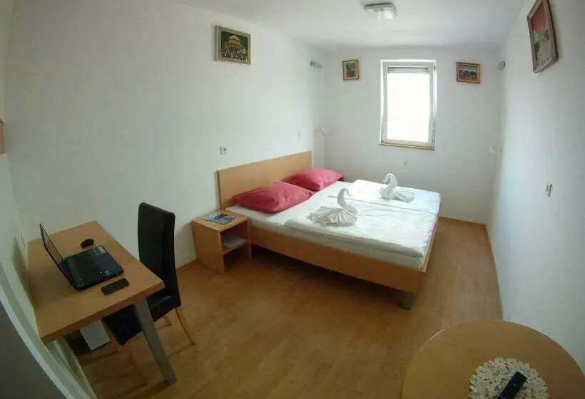 اتاق استاندارد, Galaksija Trebnje Free Sauna Included