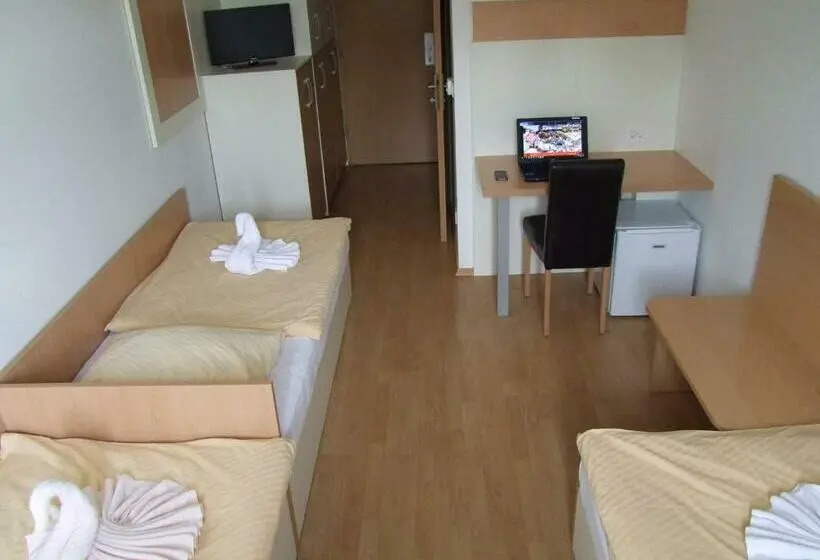 اتاق استاندارد سه نفره, Galaksija Trebnje Free Sauna Included