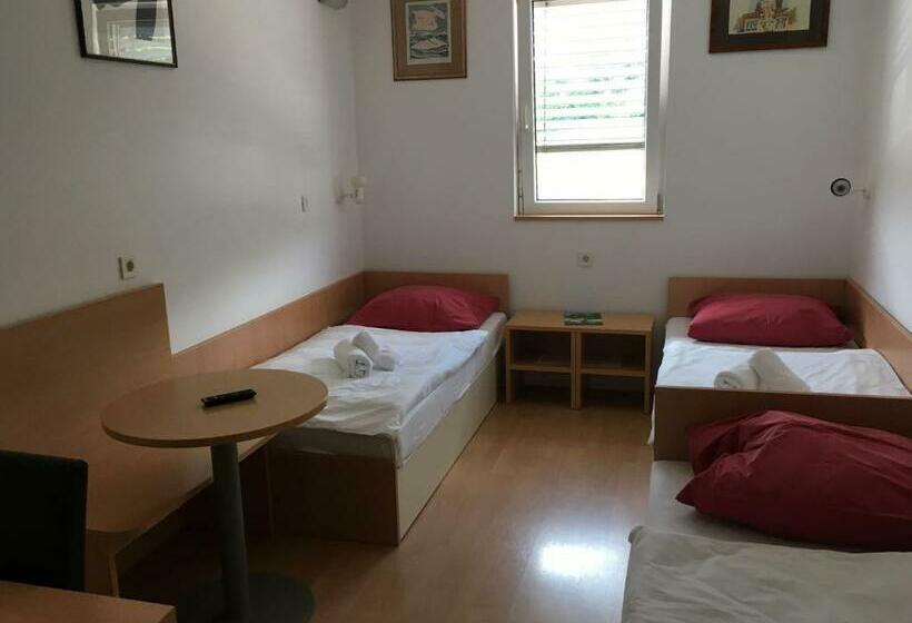 اتاق استاندارد سه نفره, Galaksija Trebnje   Free Sauna Included