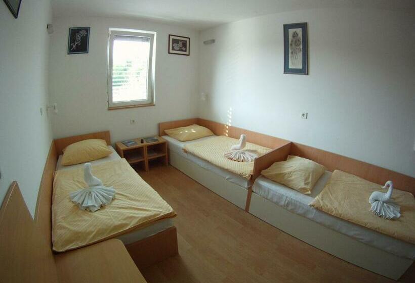 اتاق استاندارد سه نفره, Galaksija Trebnje   Free Sauna Included