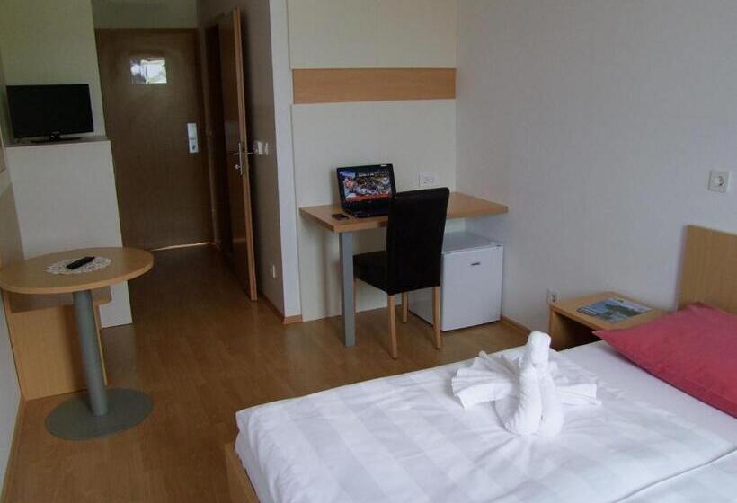 اتاق استاندارد یک نفره, Galaksija Trebnje   Free Sauna Included