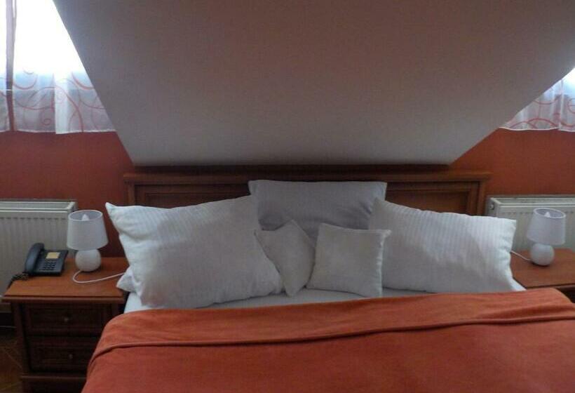 デラックスルーム, Kriváň