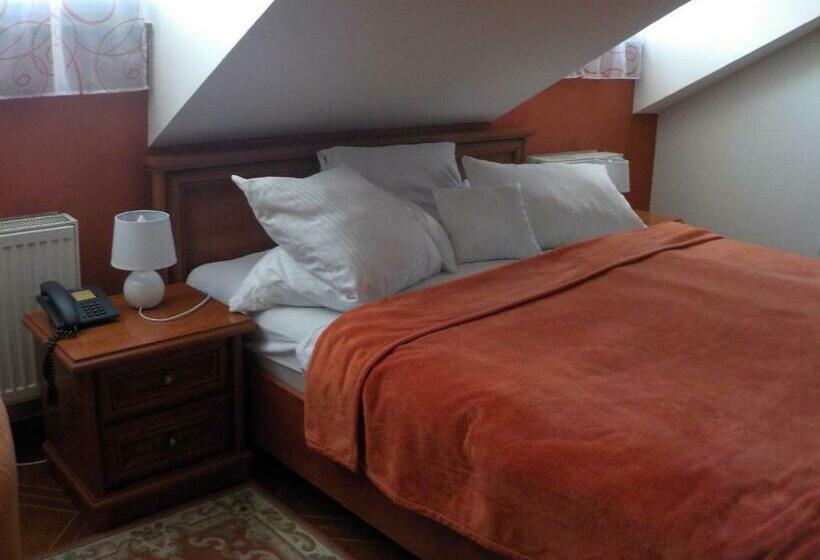 デラックスルーム, Kriváň