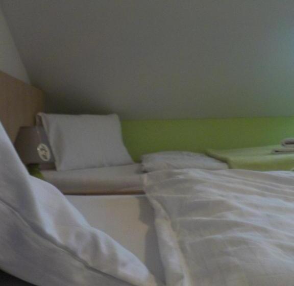 スタンダードルーム, Kriváň