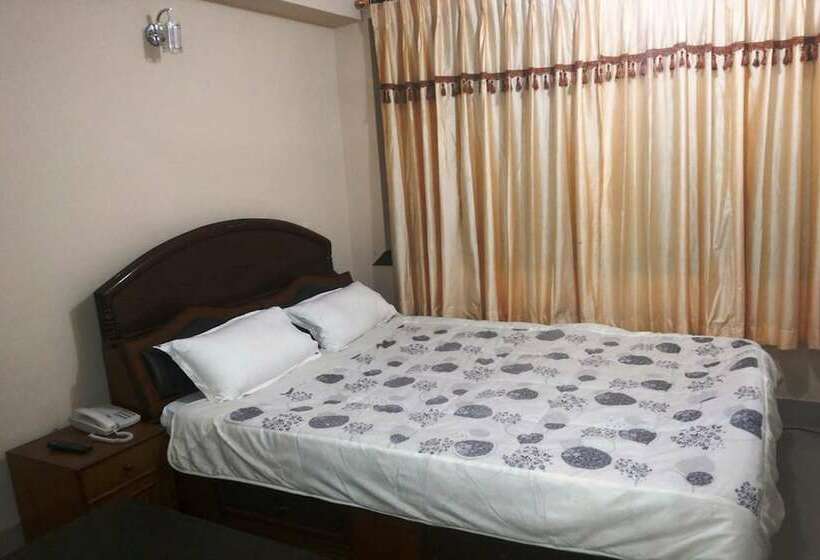 اتاق لوکس, Mandakini