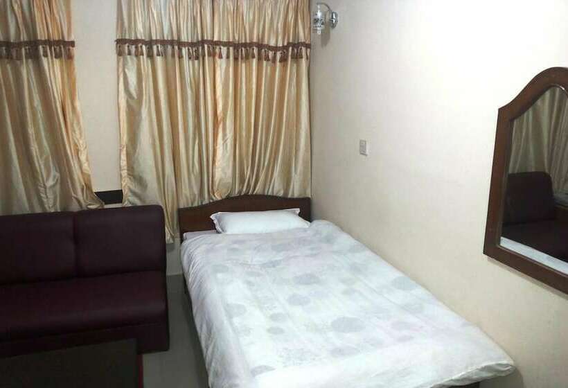 اتاق لوکس, Mandakini