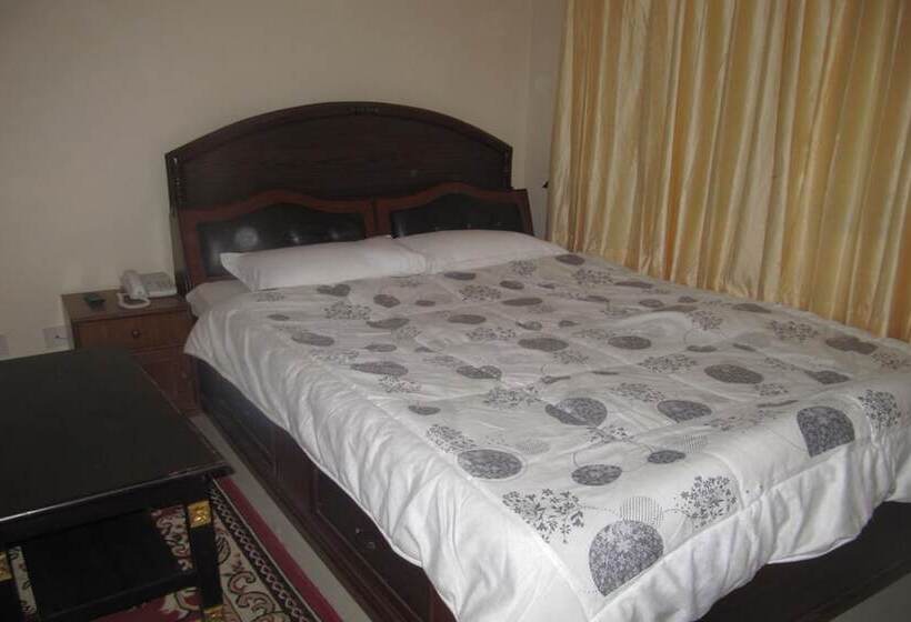 اتاق لوکس, Mandakini