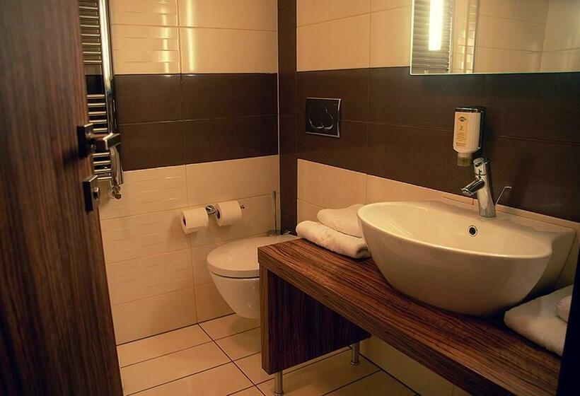 اتاق استاندارد, Opara