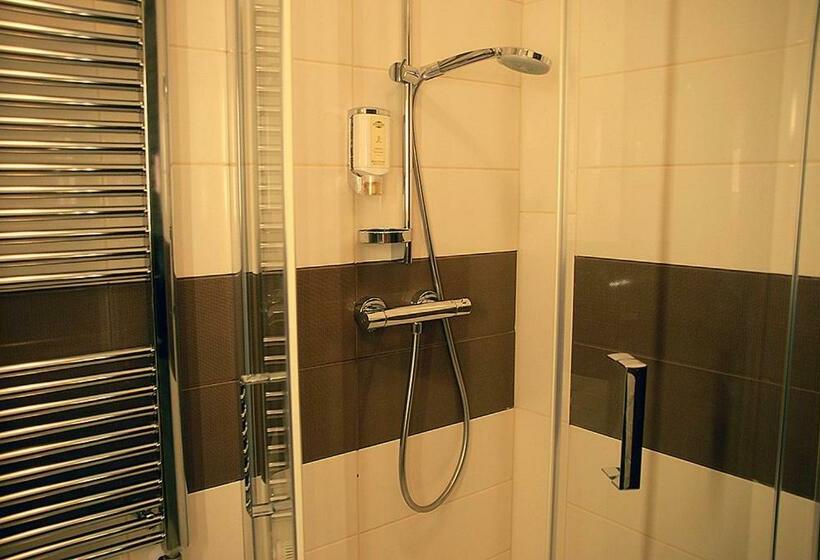 اتاق استاندارد, Opara