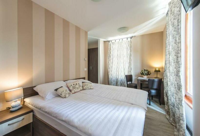 استودیوی استاندارد, Pri Mostu