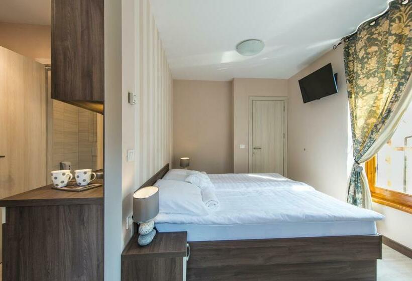 استودیوی استاندارد, Pri Mostu