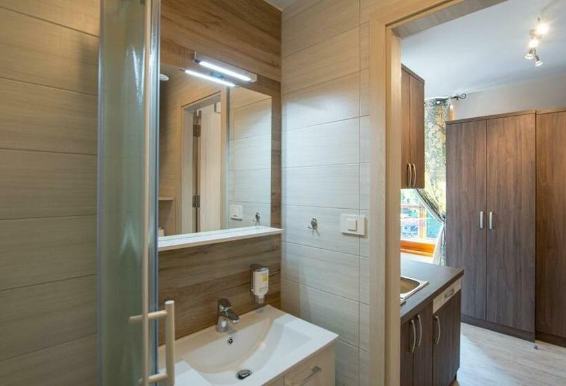 استودیوی استاندارد, Pri Mostu