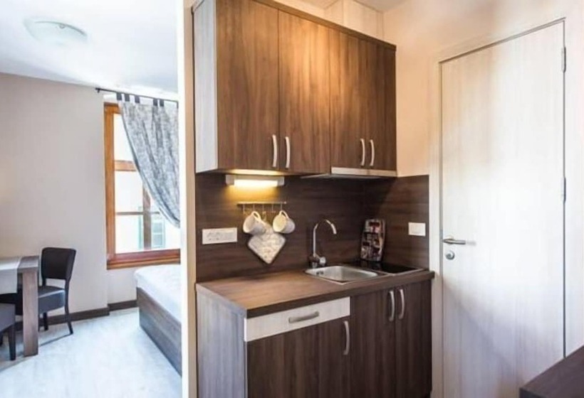 استودیوی استاندارد, Pri Mostu