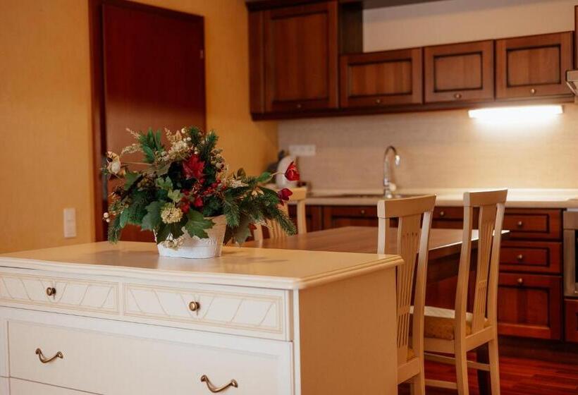 침실 1개 발코니 아파트, Residence