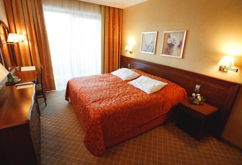 발코니가 있는 2 베드룸 아파트, Residence