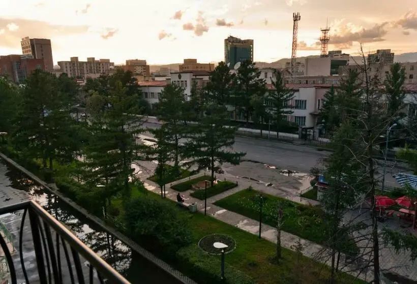 اتاق لوکس, Urgoo