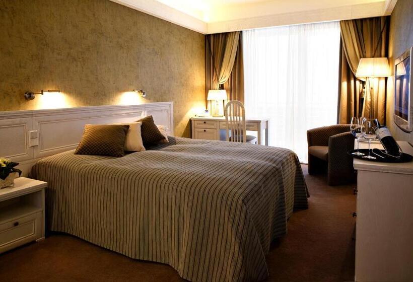 디럭스 룸, Residence