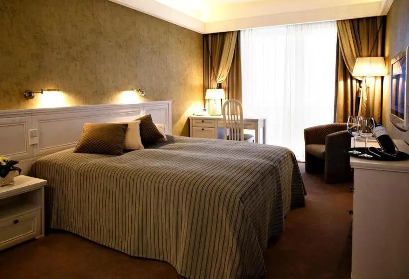 デラックスルーム, Residence